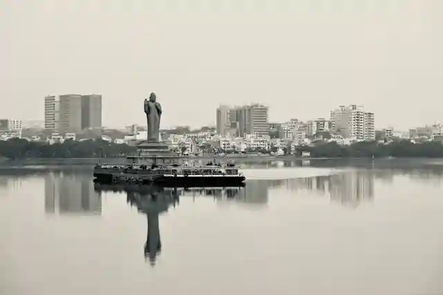 Hussain Sagar Lake (1).webp